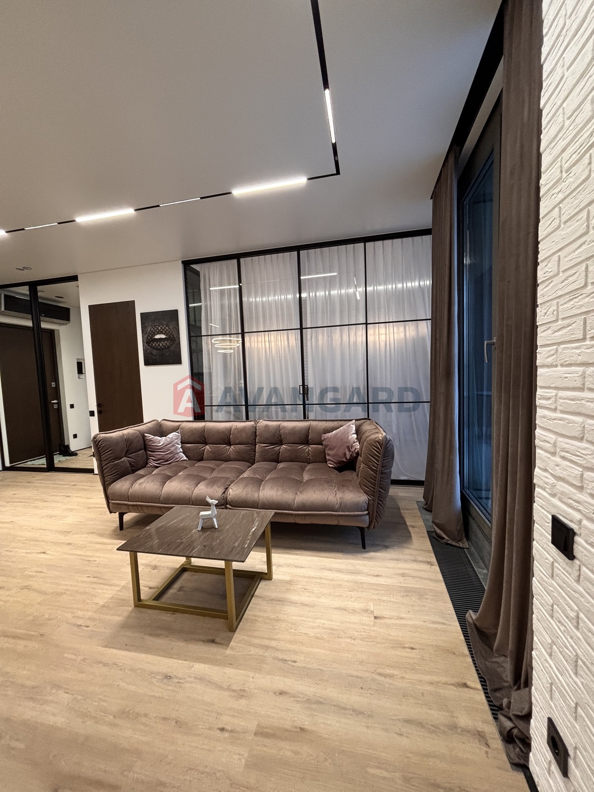 2 ��. ��������, 52/37/5 ��. �., 8/10 ������ ���� 5