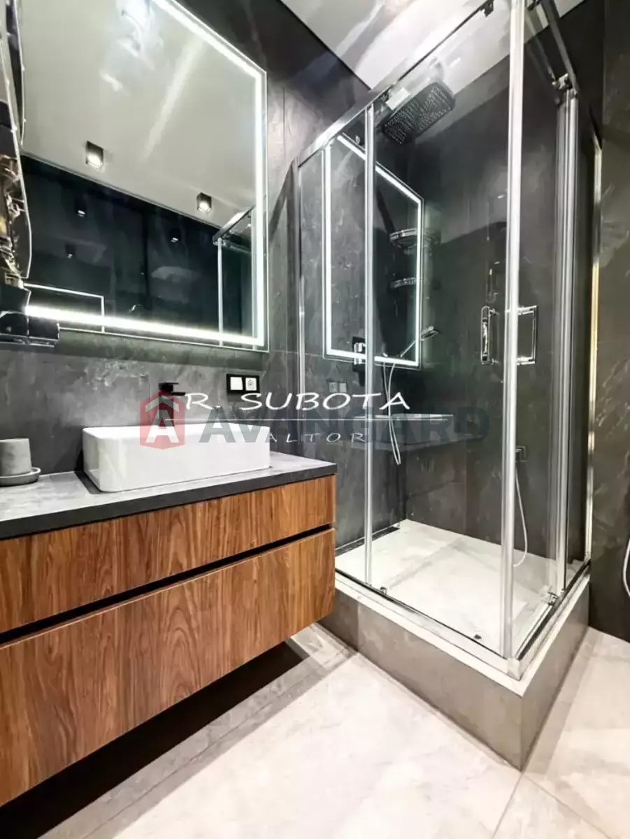 3 ��. ��������, 115/-/- ��. �., 5/13 ������ ���� 11