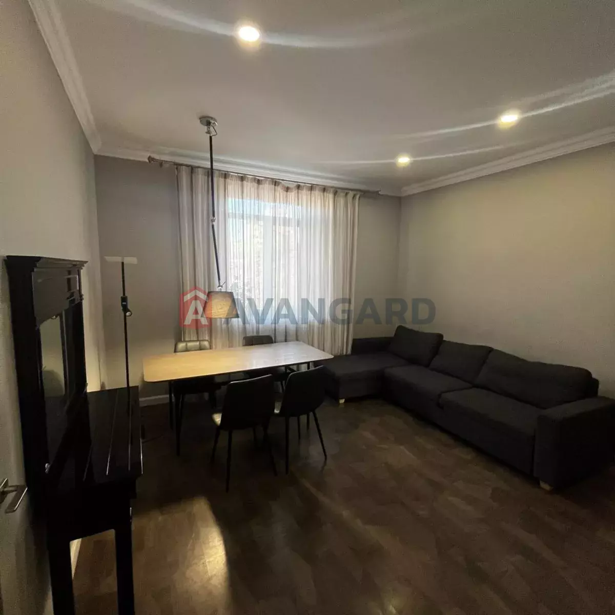 3 ��. ��������, 84/-/9 ��. �., 3/5 ������ ���� 7