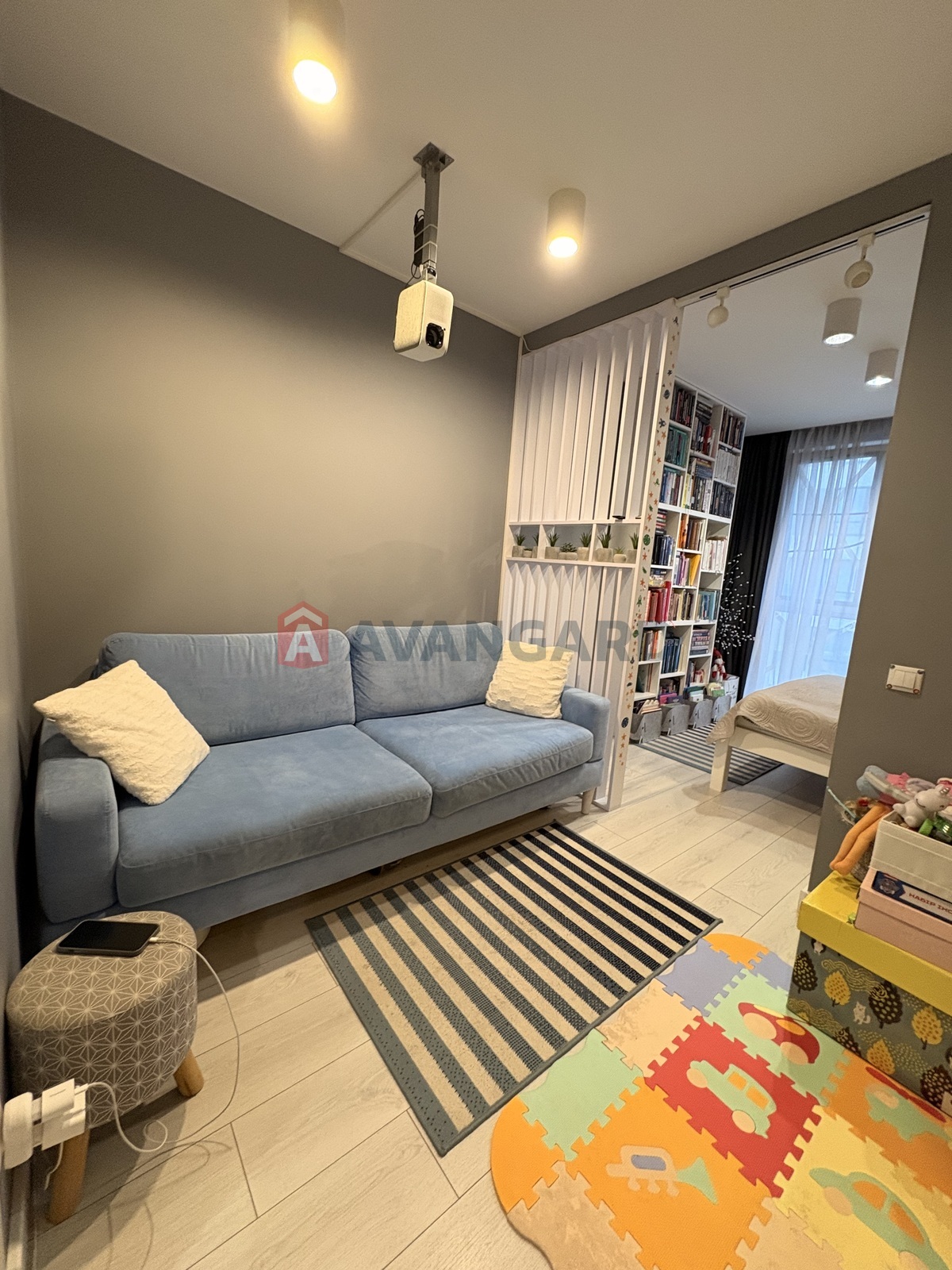 2 ��. ��������, 67/30/18 ��. �., 4/4 ������ ���� 8