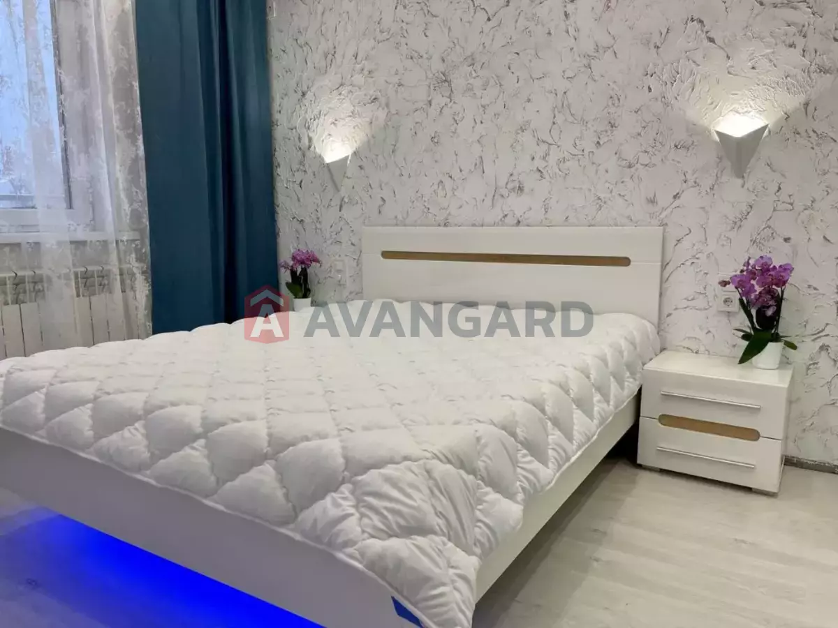 2 ��. ��������, 51/-/- ��. �., 2/10 ������ ���� 4