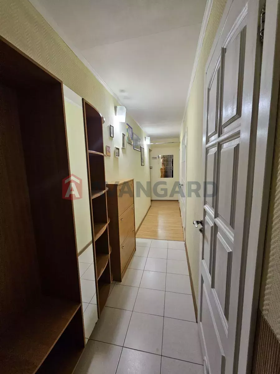 3 ��. ��������, 58/-/6 ��. �., 4/5 ������ ���� 5