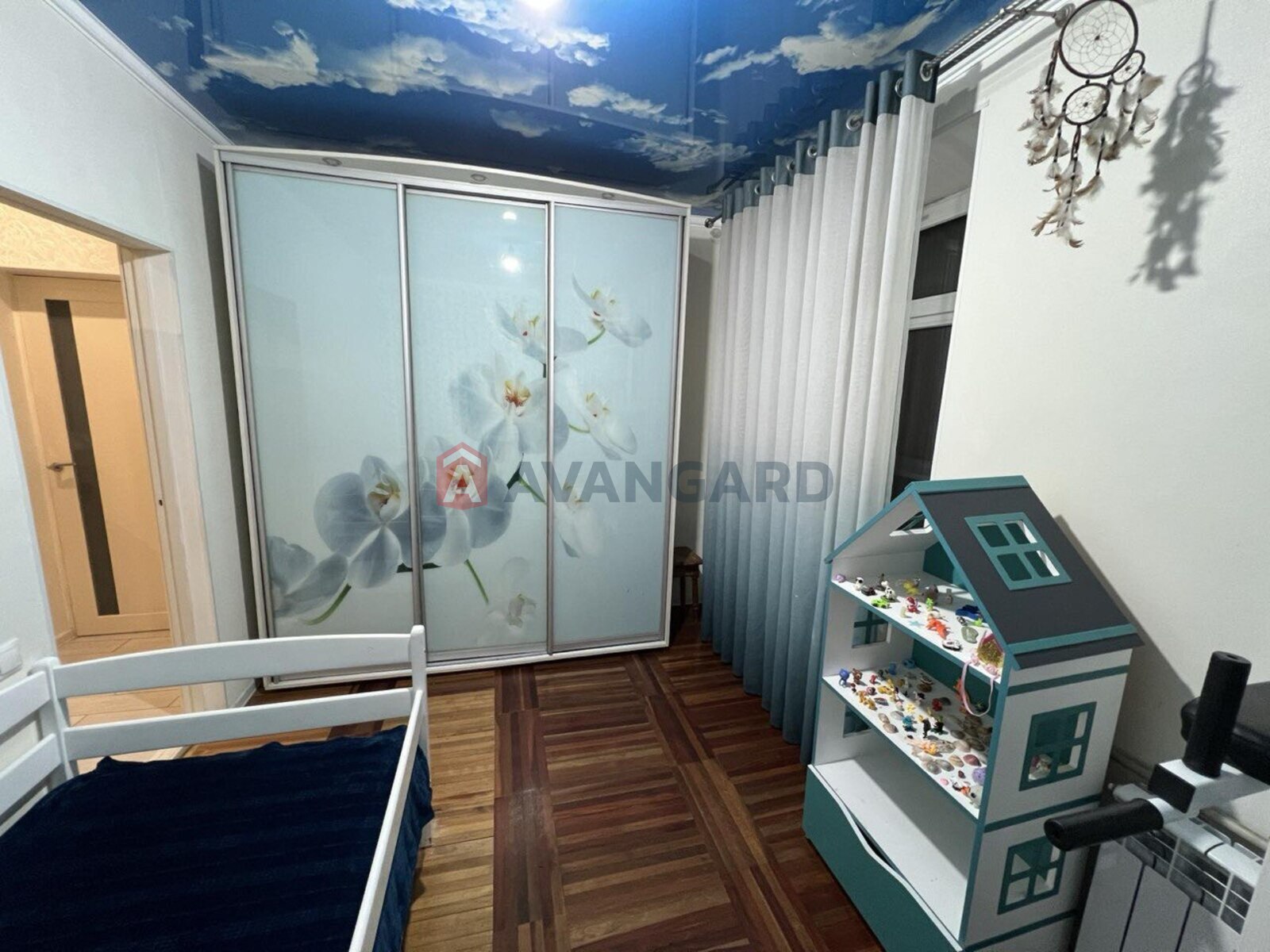 3 ��. ��������, 73/-/12 ��. �., 12/12 ������ ���� 10