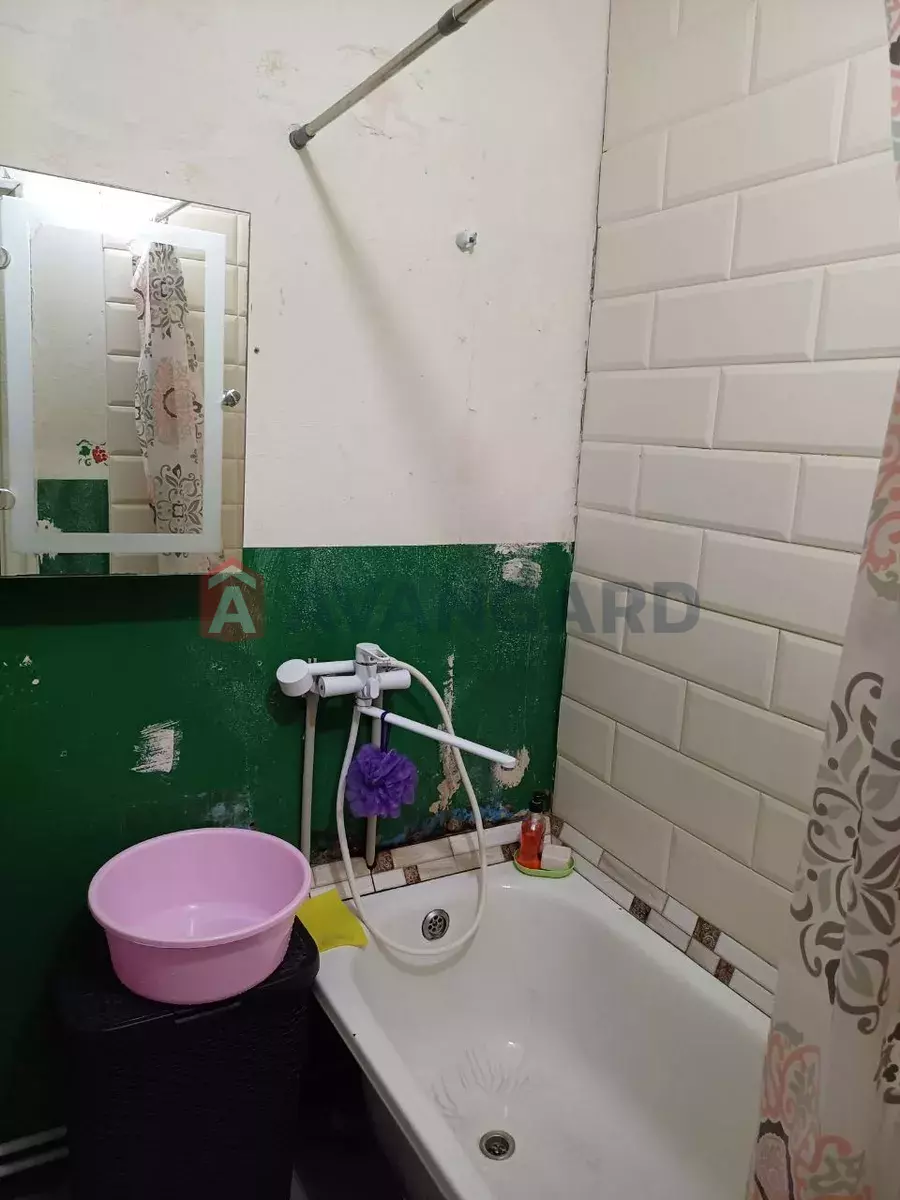 1 . , 37/-/8 . ., 3/3   7