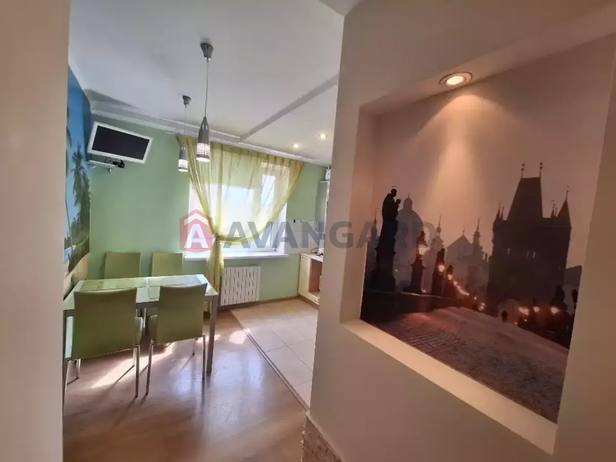 1 ��. ��������, 38/19/9 ��. �., 8/10 ������ ���� 3