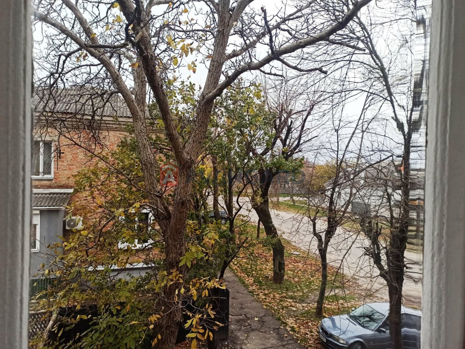 3 ����. ��������, 59.3/39.7/8.5 ��. �., 2/2 ���� ���� 20