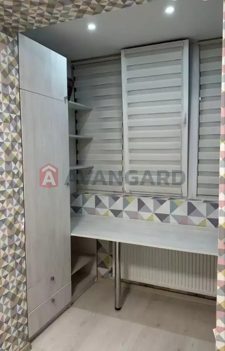 2 ����. ��������, 46/28/18 ��. �., 9/12 ���� ���� 8