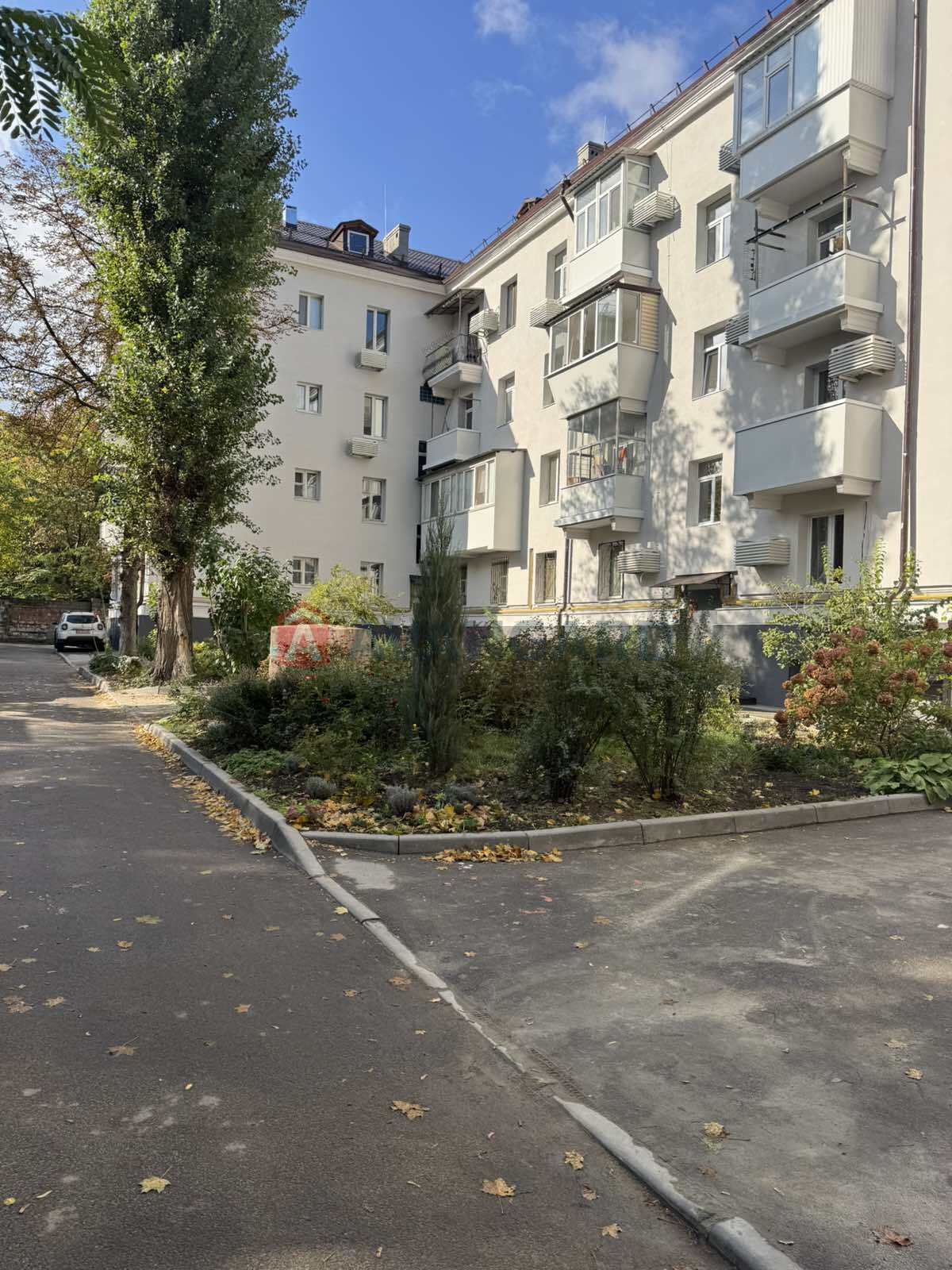 1 ��. ��������, 42/19/7 ��. �., 3/5 ������ ���� 13