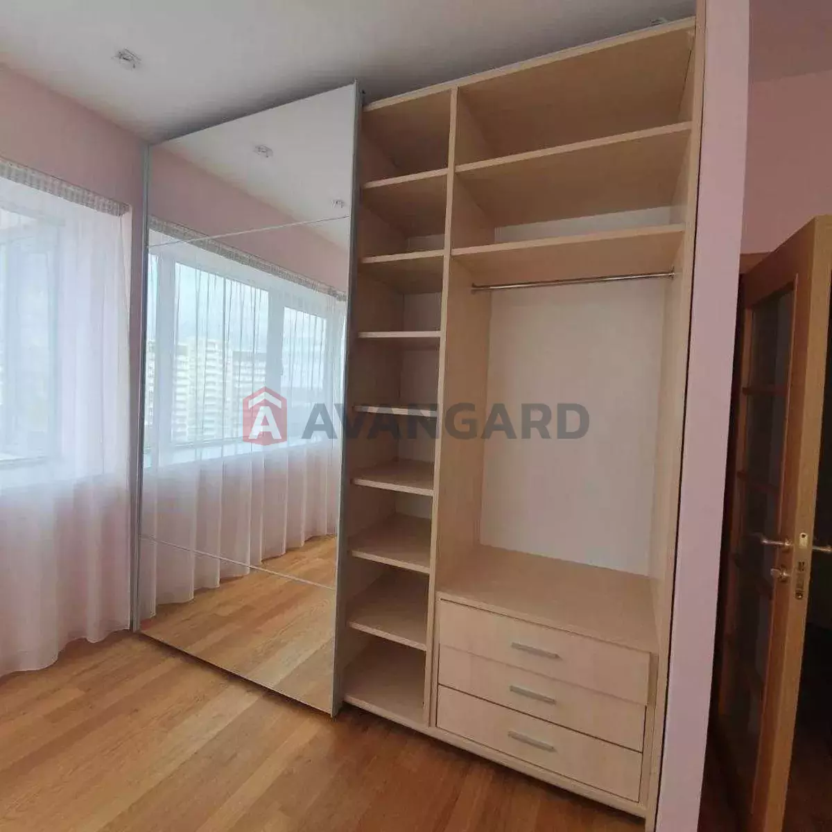 4 ��. ��������, 151/-/30 ��. �., 12/28 ������ ���� 4