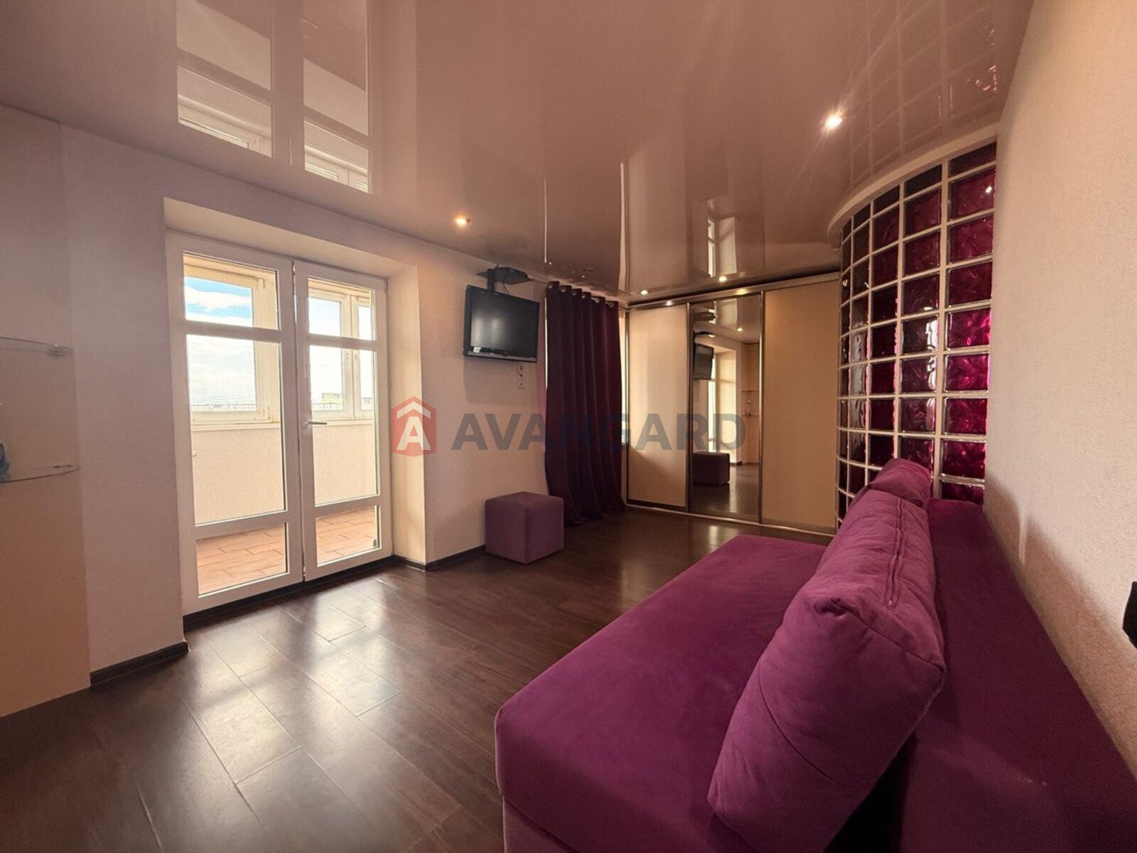 1 ��. ��������, 40/-/10 ��. �., 9/9 ������ ���� 7