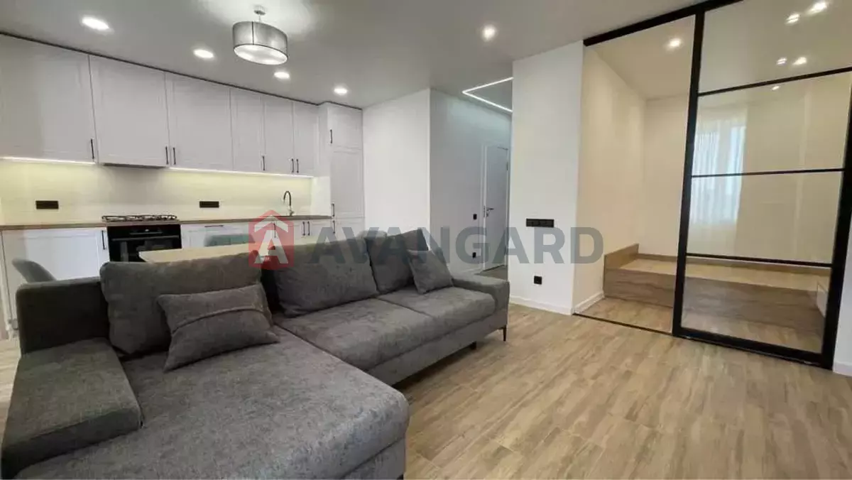 1 ��. ��������, 46/-/- ��. �., 5/10 ������ ���� 4