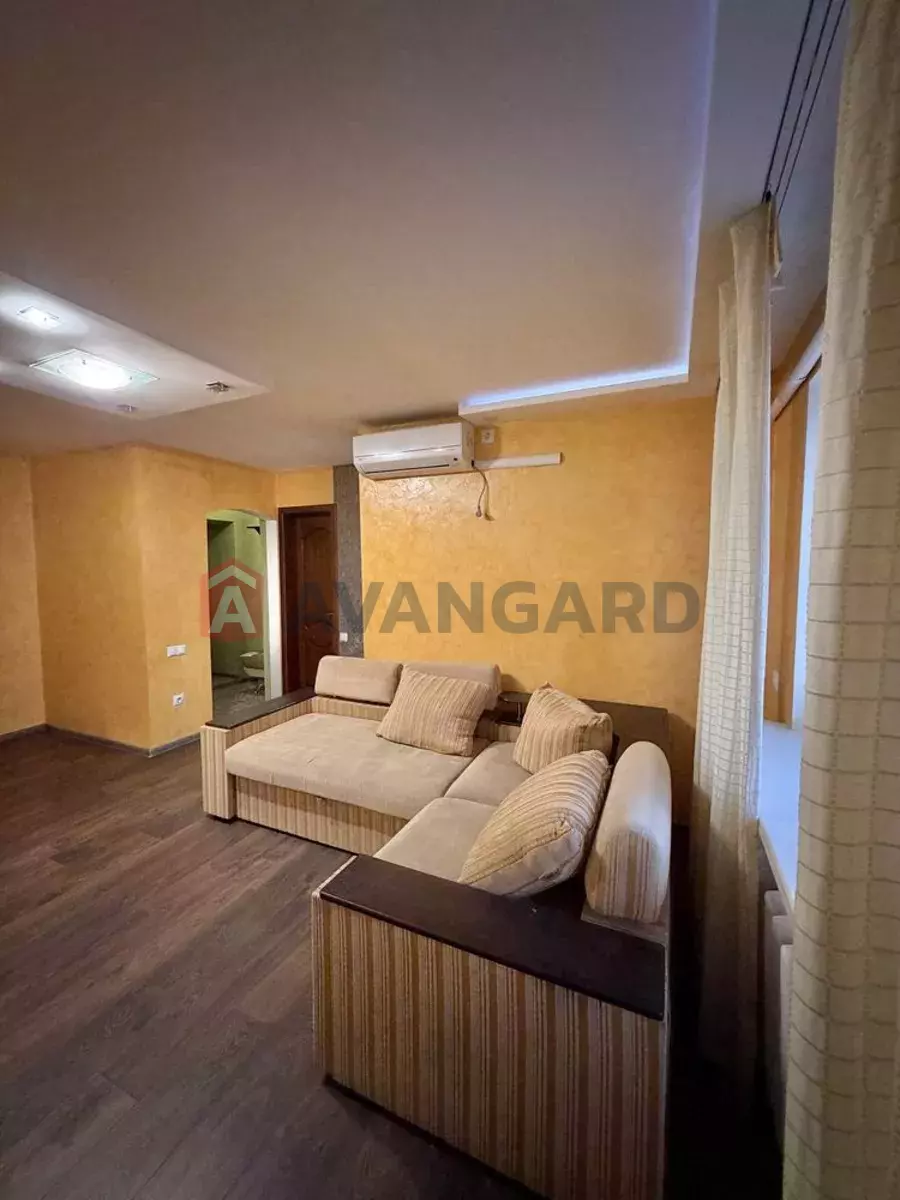 2 ����. ��������, 48/-/6 ��. �., 5/5 ���� ���� 8