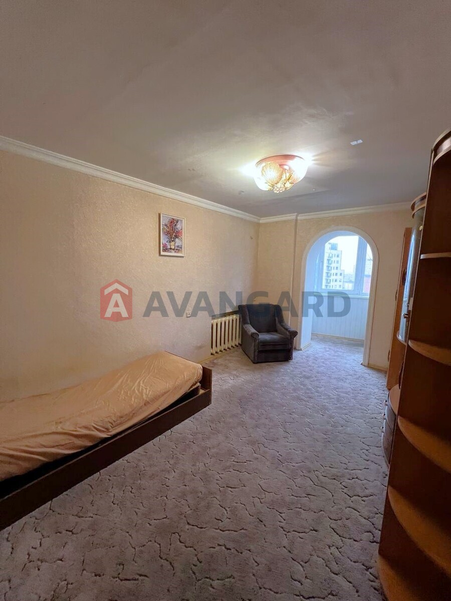 3 ��. ��������, 100/-/- ��. �., 14/14 ������ ���� 6