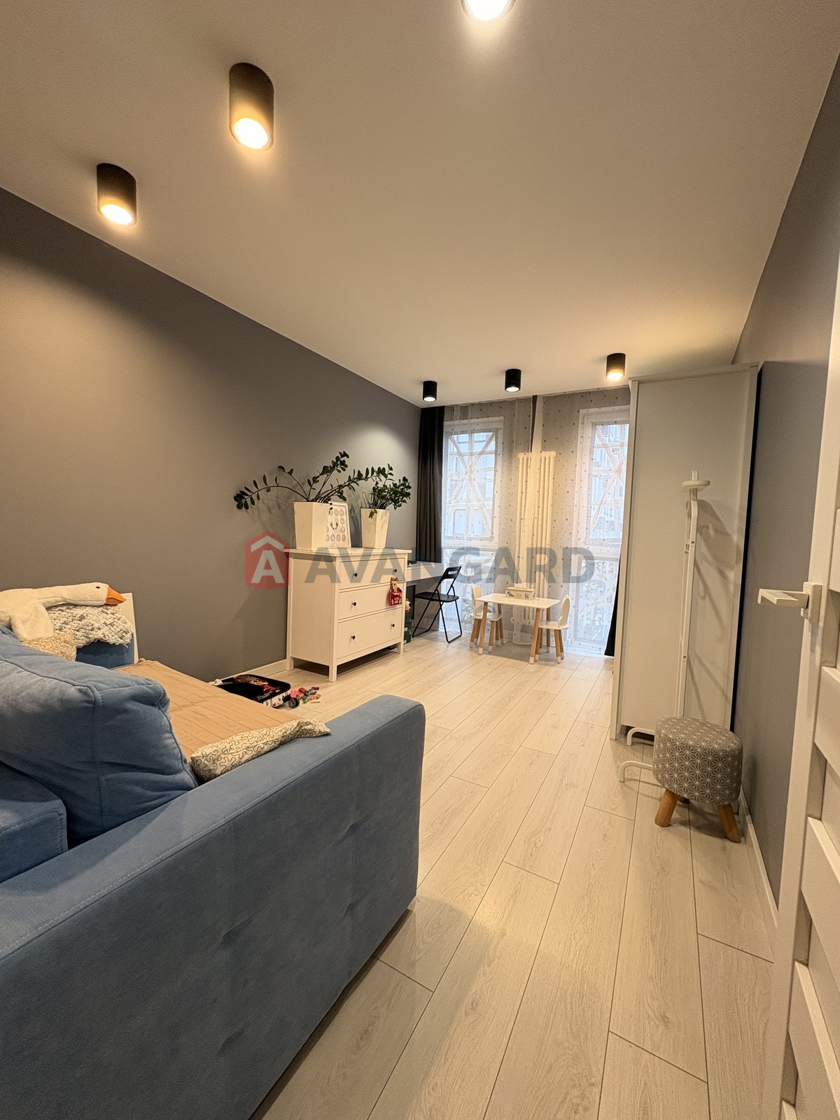 2 ��. ��������, 67/30/18 ��. �., 4/4 ������ ���� 15