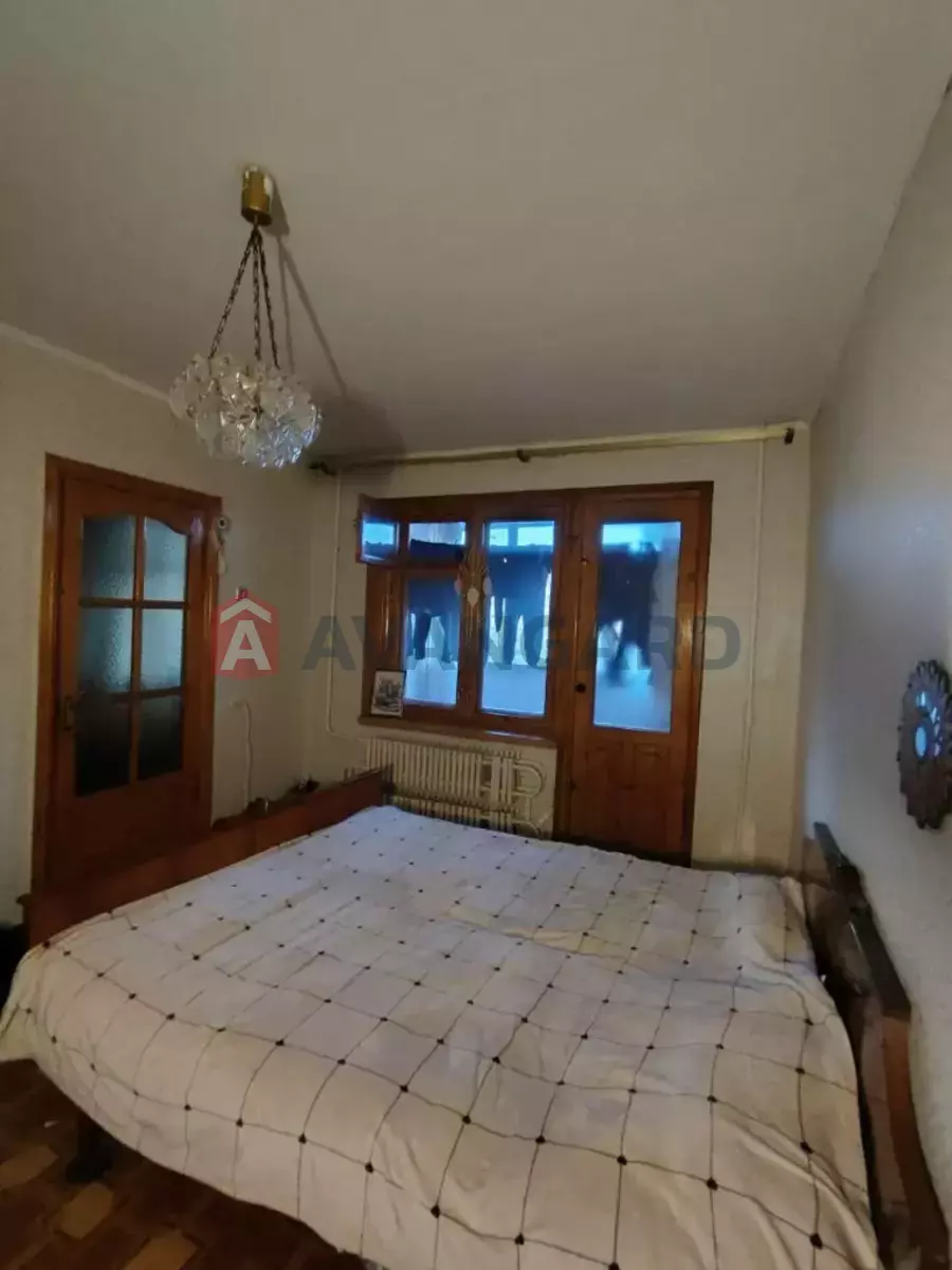 3 ��. ��������, 66/-/8 ��. �., 5/9 ������ ���� 10