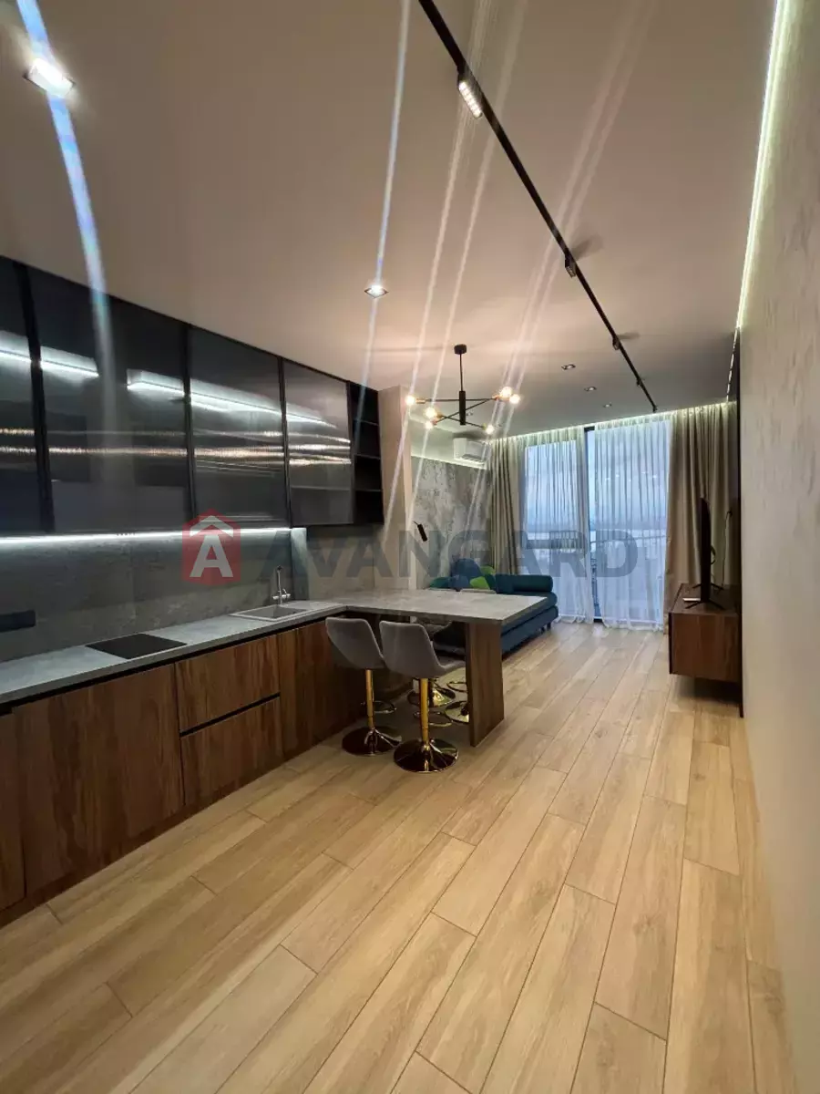 2 ����. ��������, 58/42/16 ��. �., 15/18 ���� ���� 5