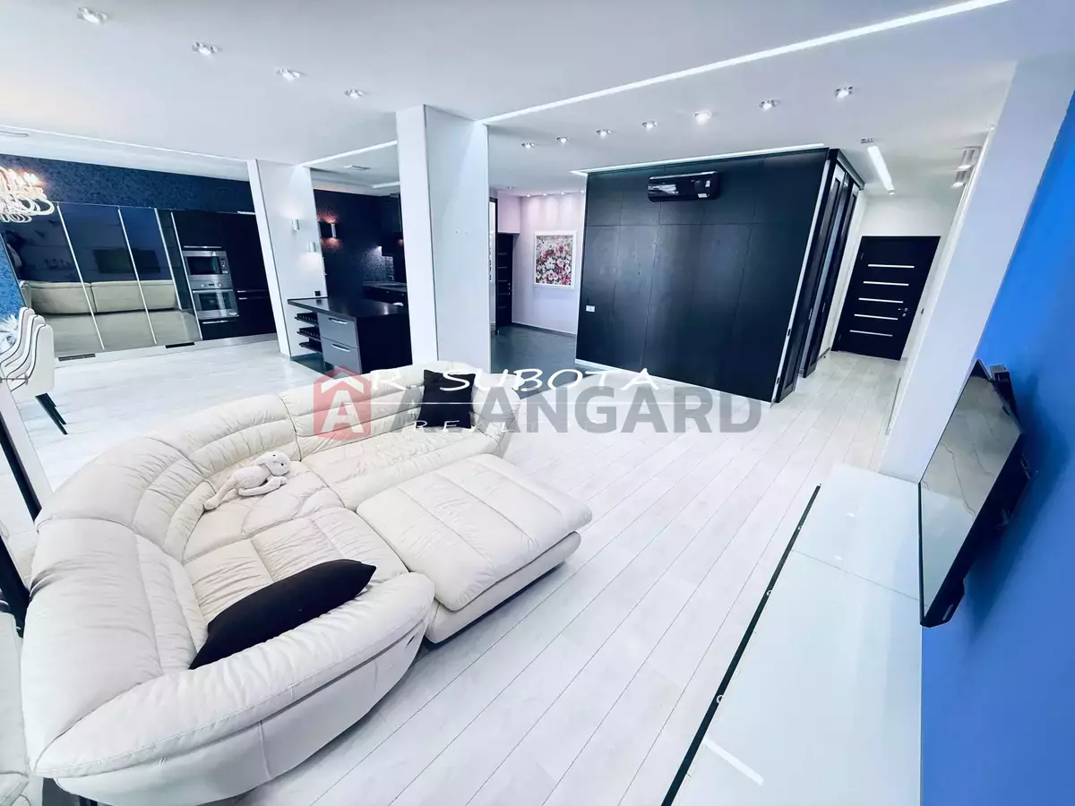 4 ��. ��������, 210/-/- ��. �., 10/10 ������ ���� 1