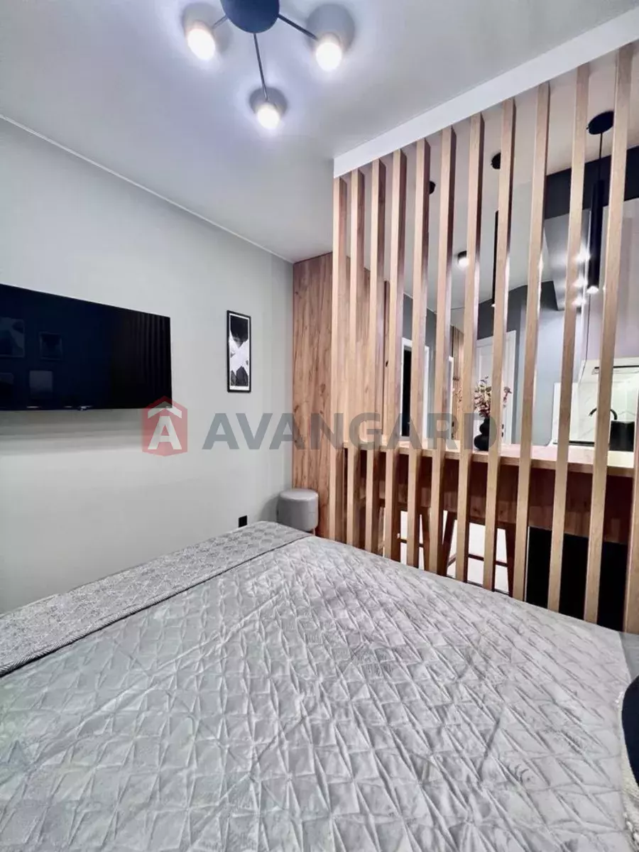 1 . , 20/-/5 . ., 8/10   5