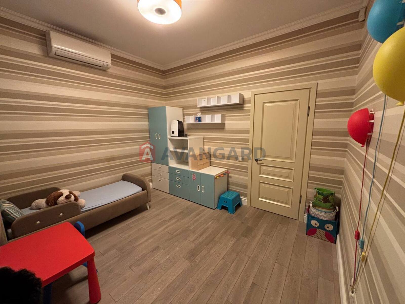 3 ����. ��������, 79.45/50.98/28.9 ��. �., 3/5 ���� ���� 13