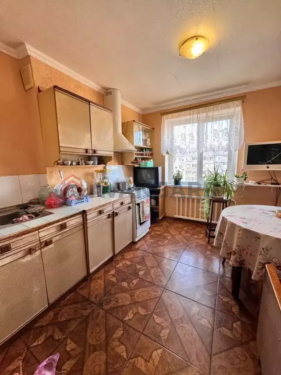 3 ��. ��������, 70/18/10 ��. �., 10/10 ������ ���� 3