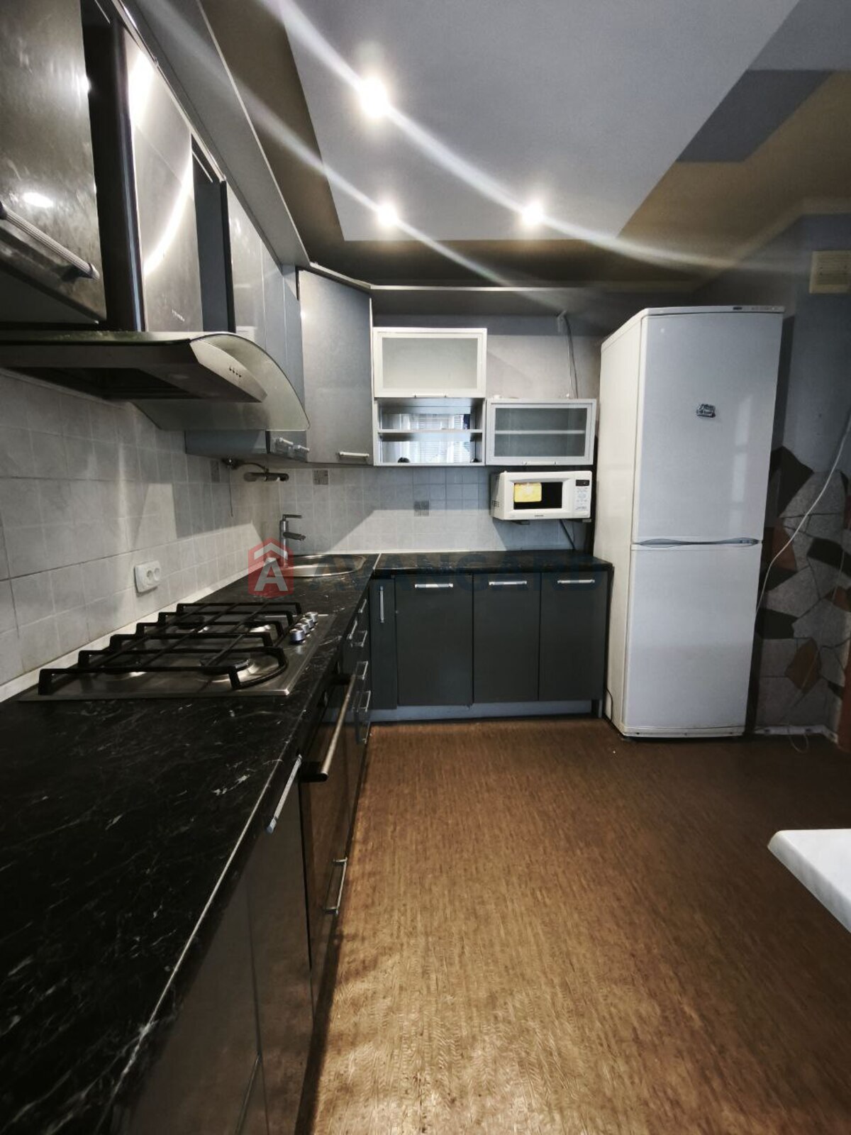 3 кім. квартира, 58/-/8 кв. м., 9/9 поверх фото 3 3 кім. квартира, 58/-/8 кв. м., 9/9 поверх фото 3