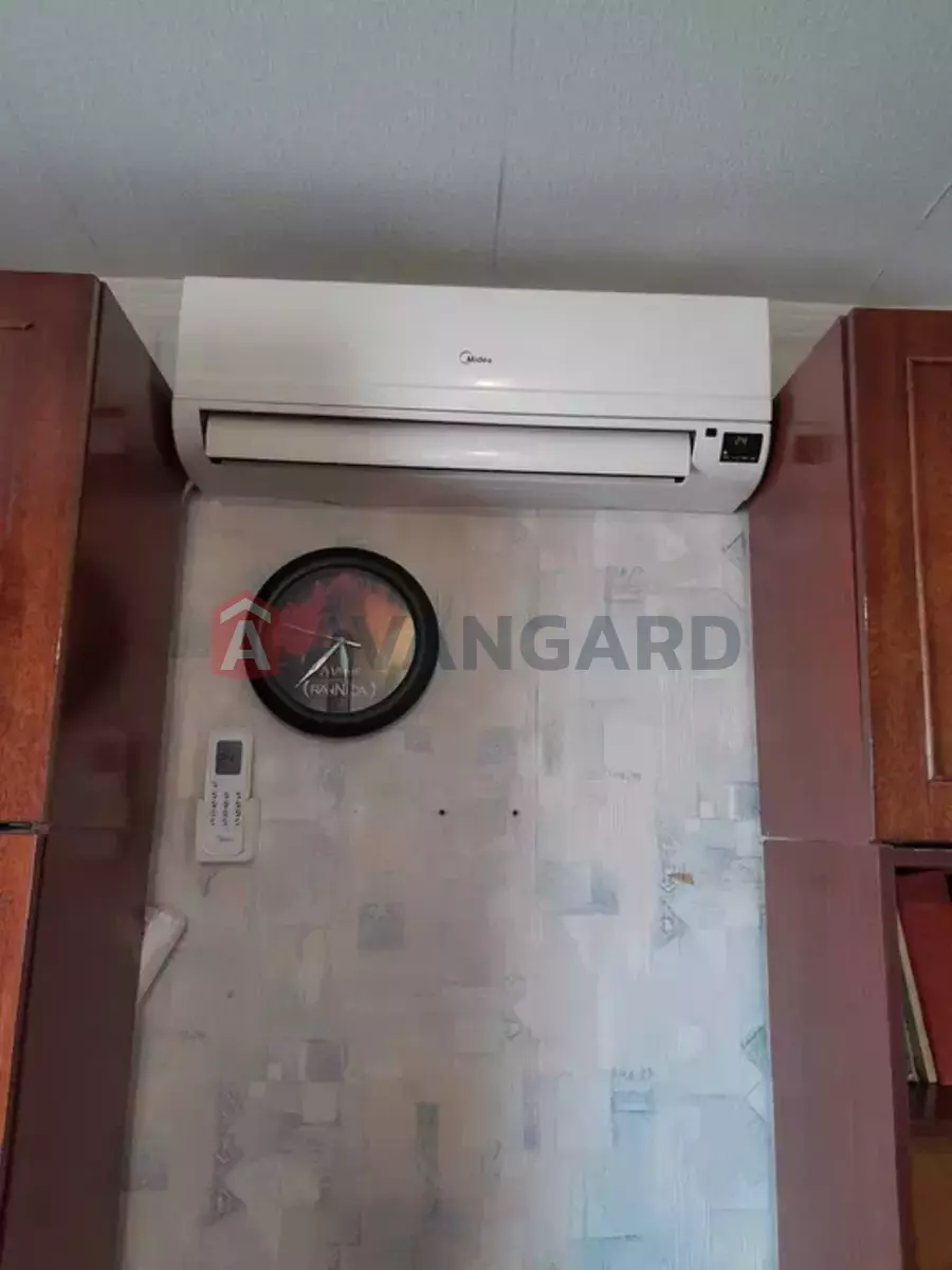 1 ��. ��������, 33/18/8 ��. �., 6/9 ������ ���� 3