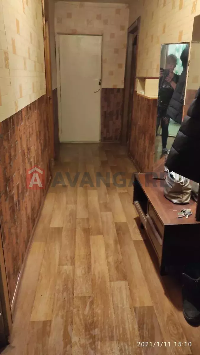 3 ����. ��������, 64/-/9 ��. �., 8/9 ���� ���� 10