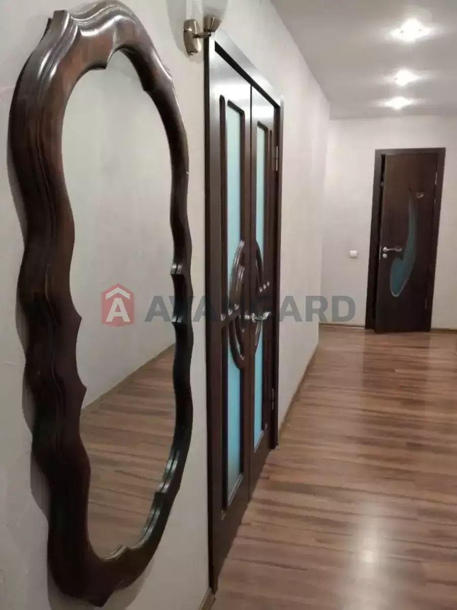 3 ��. ��������, 70/46/9 ��. �., 8/9 ������ ���� 4