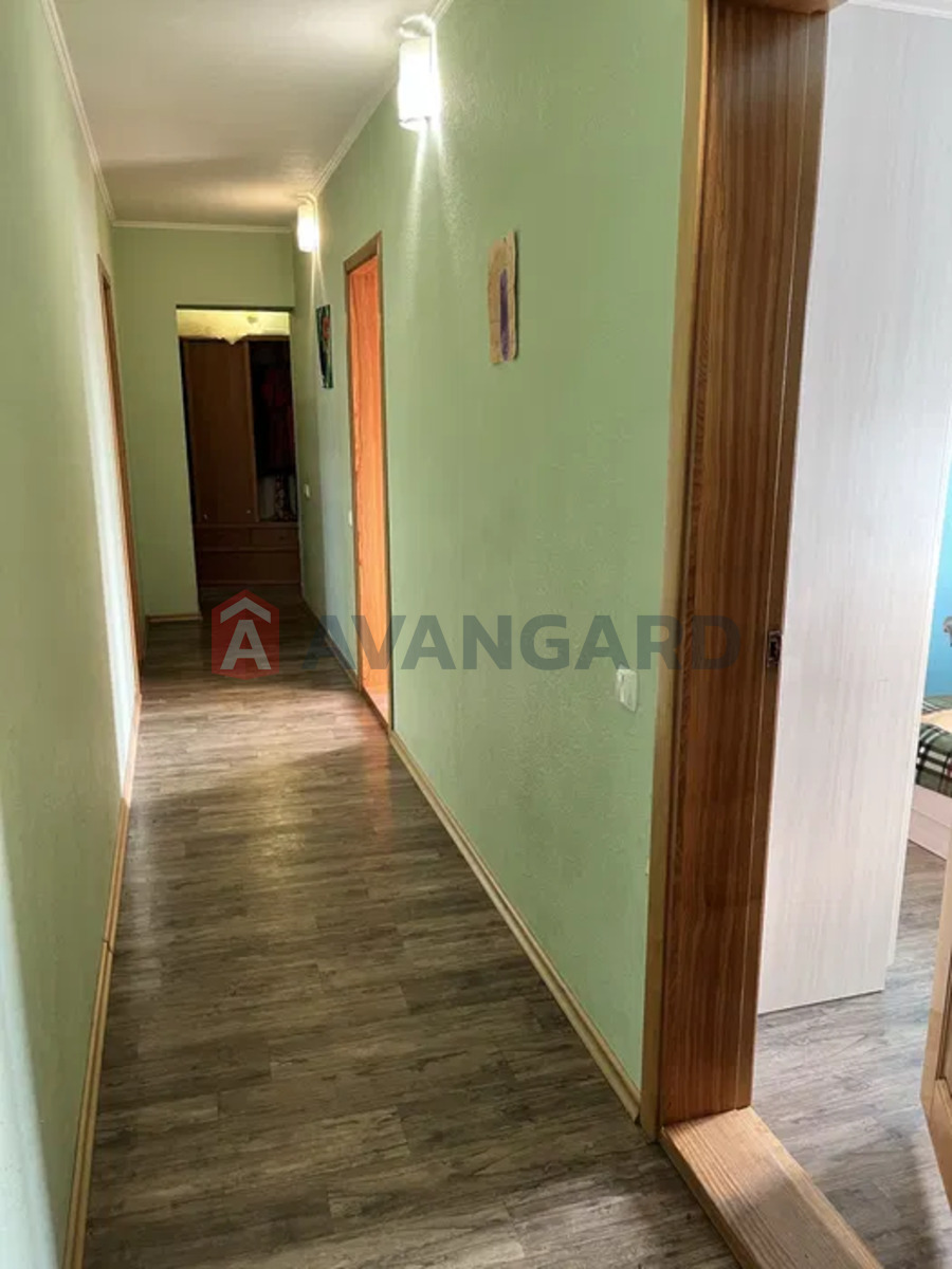 4 ��. ��������, 80,6/49,7/7,8 ��. �., 9/9 ������ ���� 7