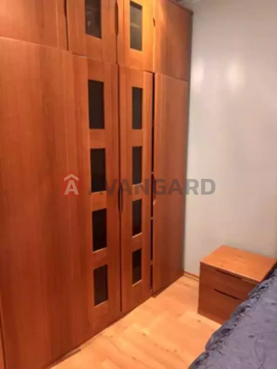 3 ����. ��������, 65/-/10 ��. �., 7/10 ���� ���� 9