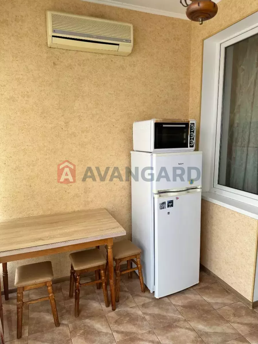 1 ��. ��������, 30/-/10 ��. �., 8/16 ������ ���� 14