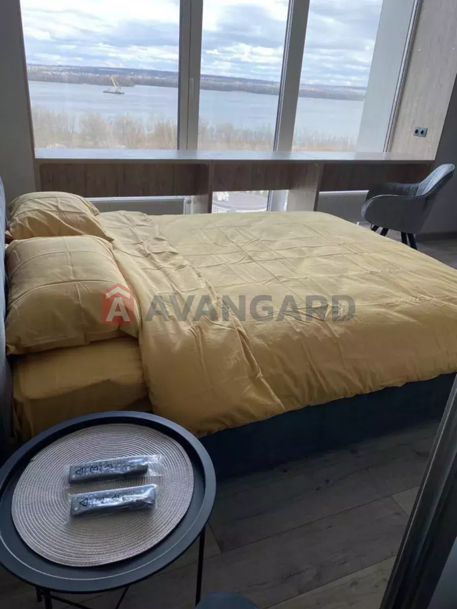 2 ����. ��������, 43/-/15 ��. �., 8/25 ���� ���� 12