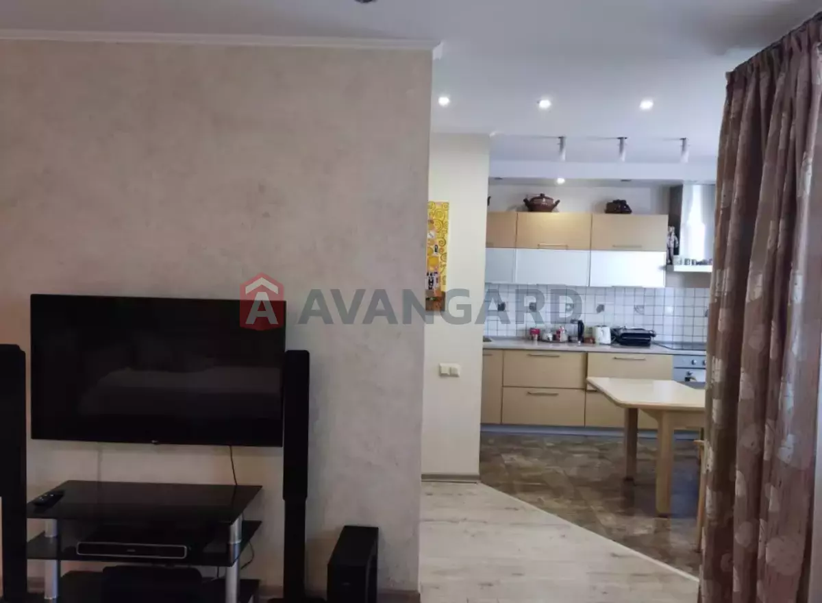 3 ��. ��������, 100/-/- ��. �., 13/17 ������ ���� 12