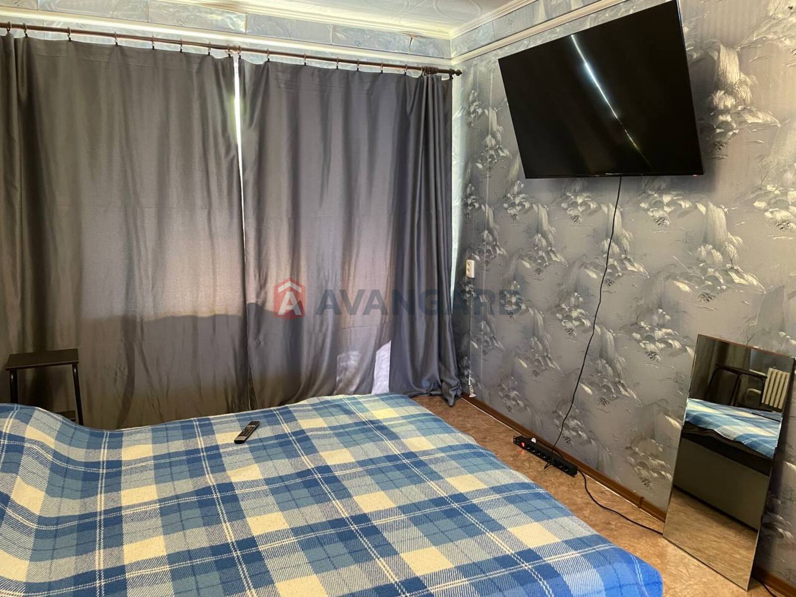 2 ��. ��������, 44/-/6 ��. �., 5/5 ������ ���� 4