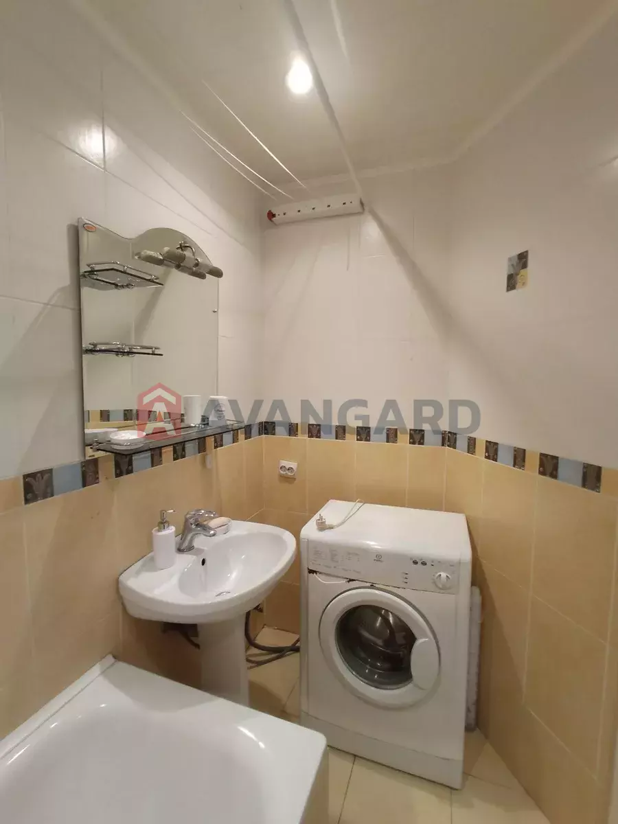 3 ��. ��������, 58/-/10 ��. �., 3/5 ������ ���� 4