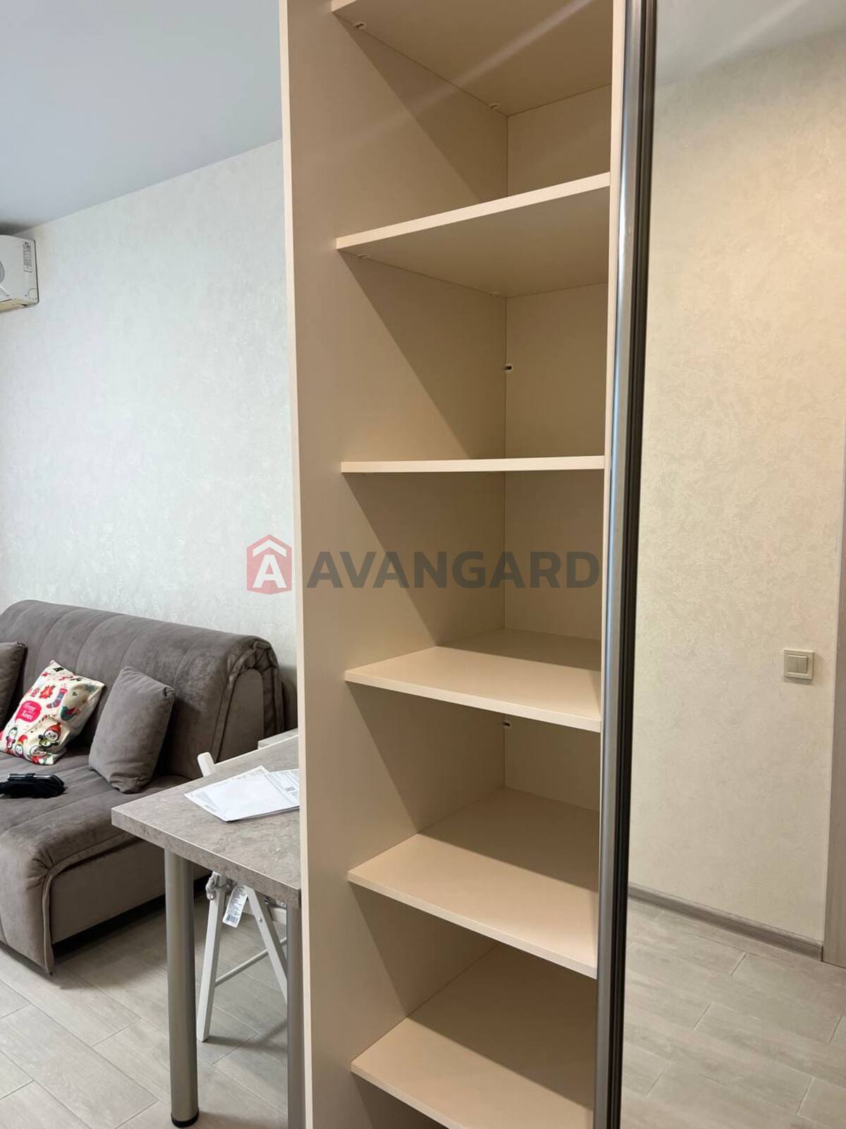 1 ����. ��������, 33/-/25 ��. �., 6/8 ���� ���� 5