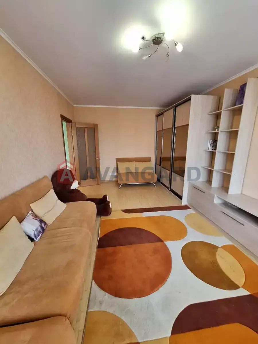 1 ��. ��������, 38/19/9 ��. �., 8/10 ������ ���� 6