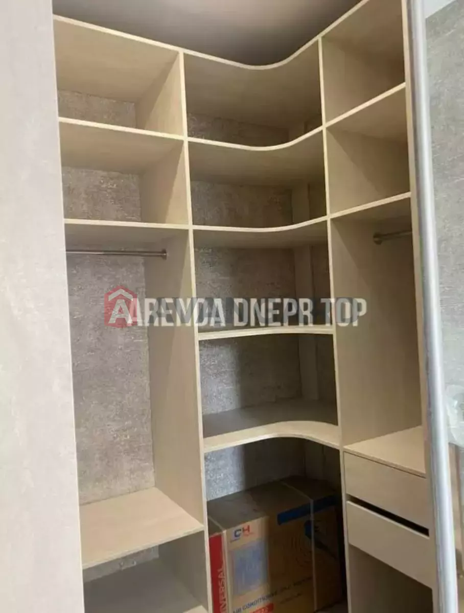 2 ��. ��������, 42/-/- ��. �., 3/10 ������ ���� 4