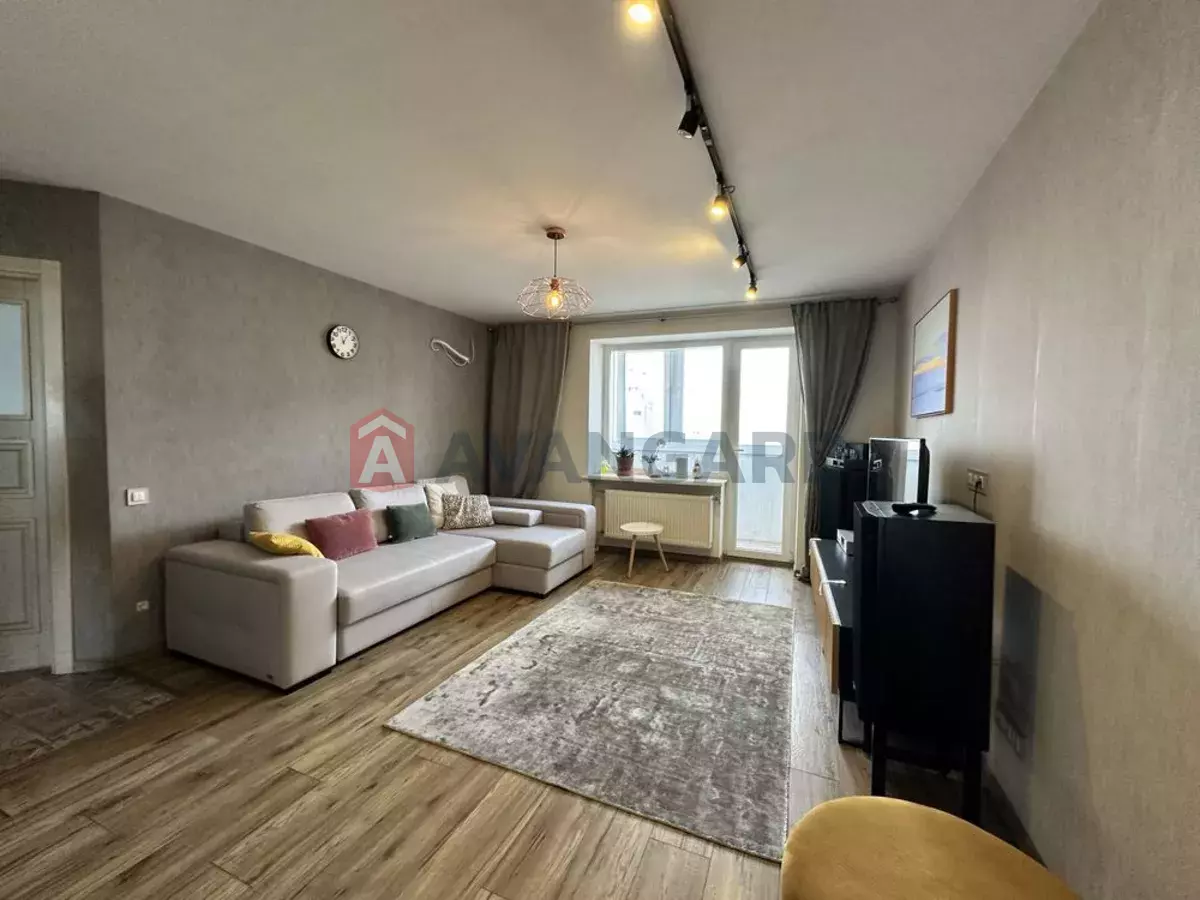 3 ����. ��������, 65/-/8 ��. �., 9/9 ���� ���� 1