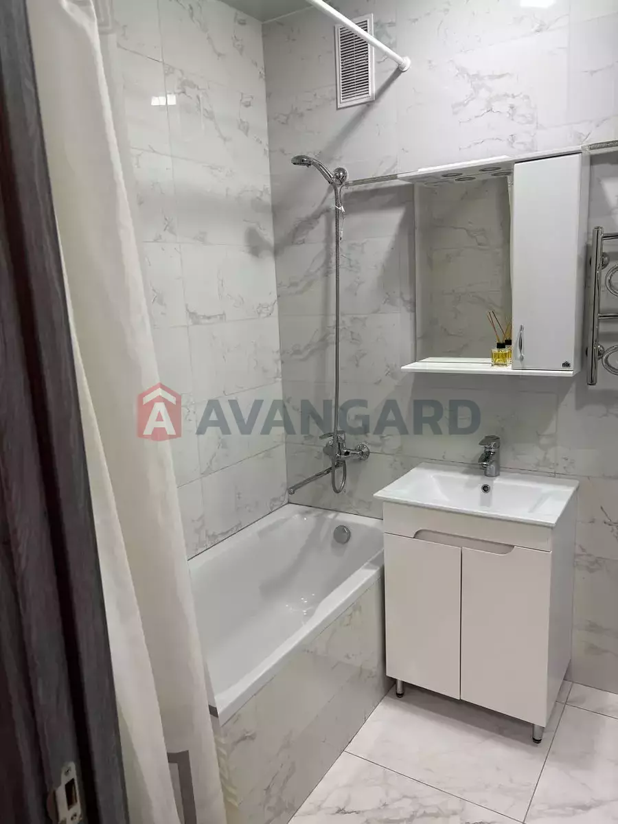 2 ��. ��������, 45/-/- ��. �., 8/10 ������ ���� 17