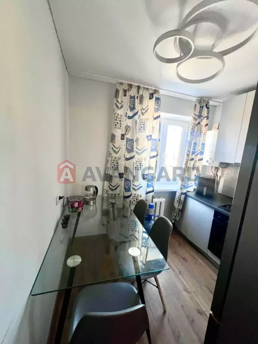 1 ����. ��������, 37/-/- ��. �., 3/5 ���� ���� 4