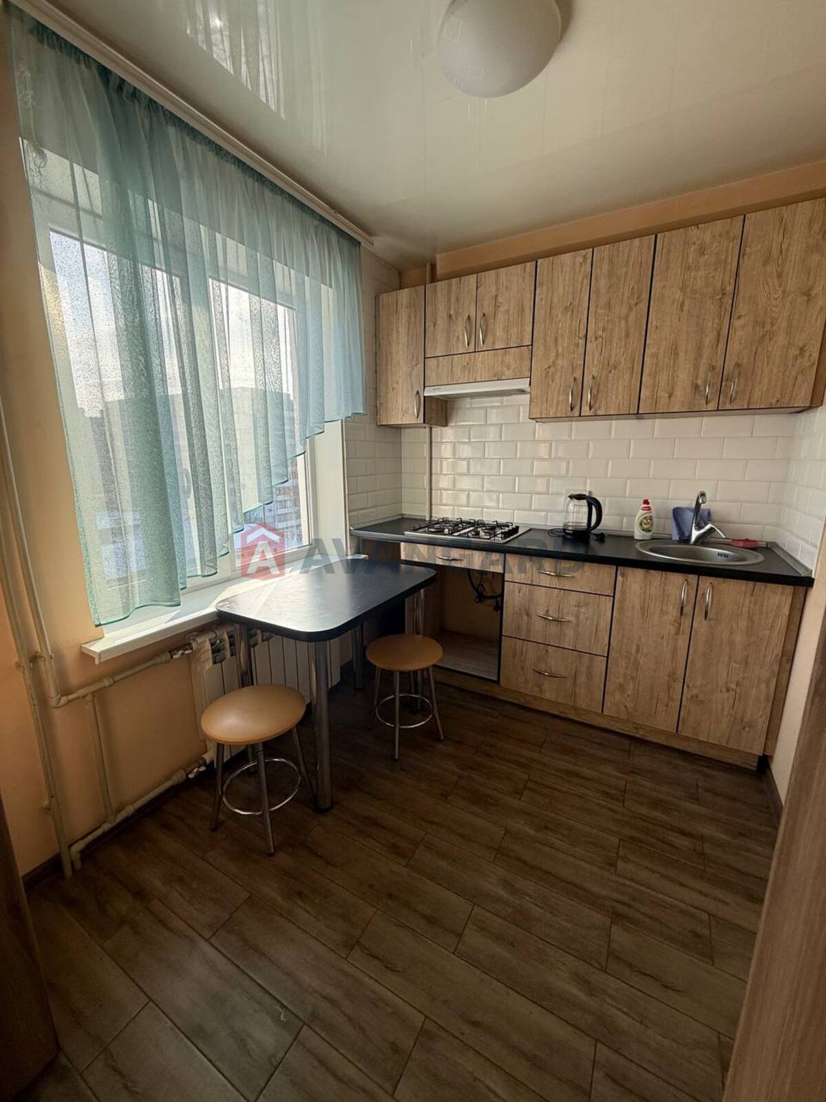 1 ����. ��������, 40/20/7 ��. �., 5/9 ���� ���� 12