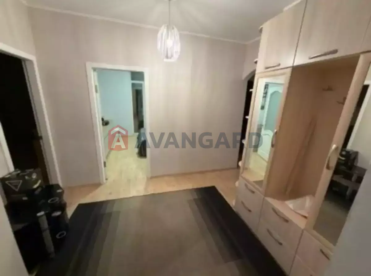 2 ��. ��������, 50/-/- ��. �., 4/5 ������ ���� 9