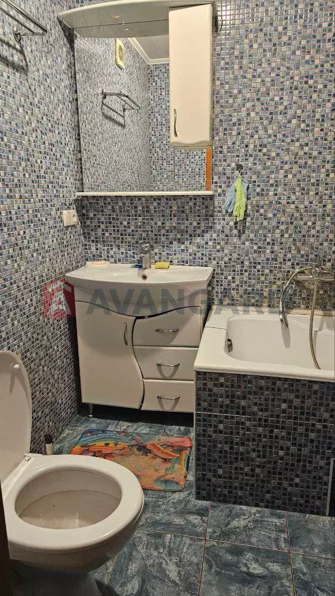 3 ��. ��������, 58/-/11 ��. �., 2/5 ������ ���� 4