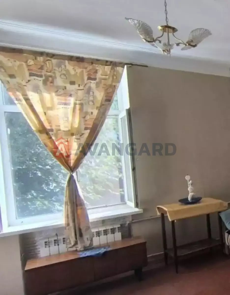 1 ��. ��������, 70/-/- ��. �., 3/4 ������ ���� 2