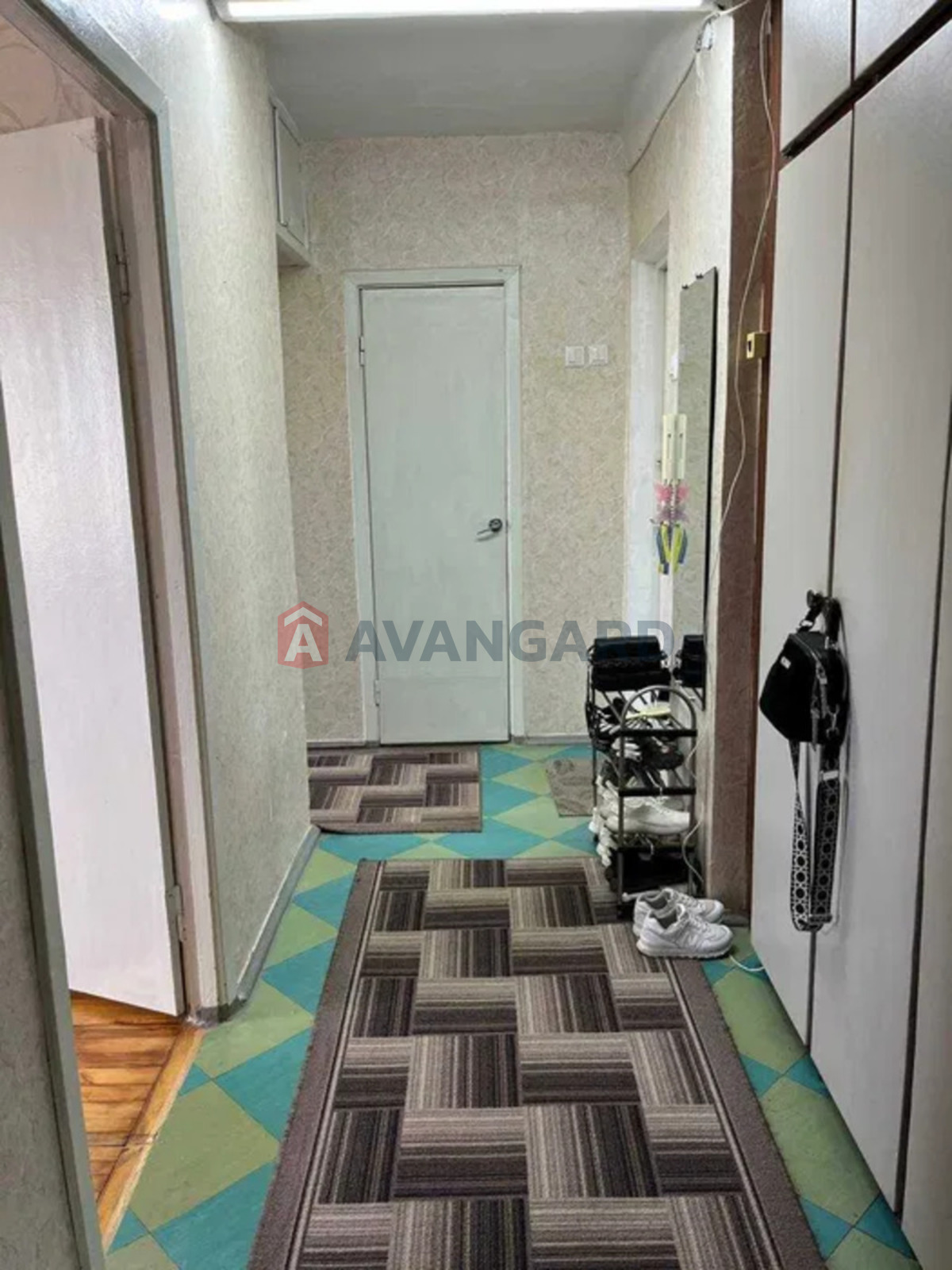 3 ��. ��������, 68/-/7 ��. �., 7/9 ������ ���� 3