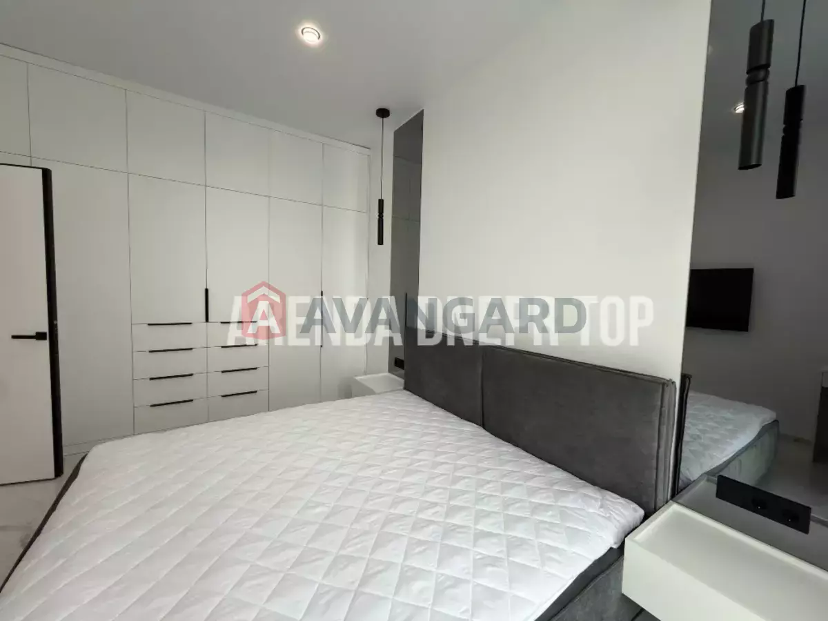 2 ����. ��������, 55/-/- ��. �., 10/31 ���� ���� 9