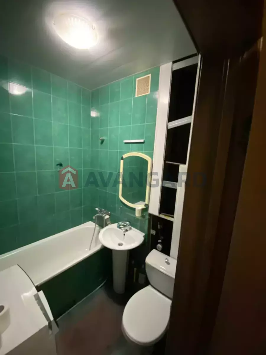 1 ��. ��������, 33/-/- ��. �., 4/5 ������ ���� 4