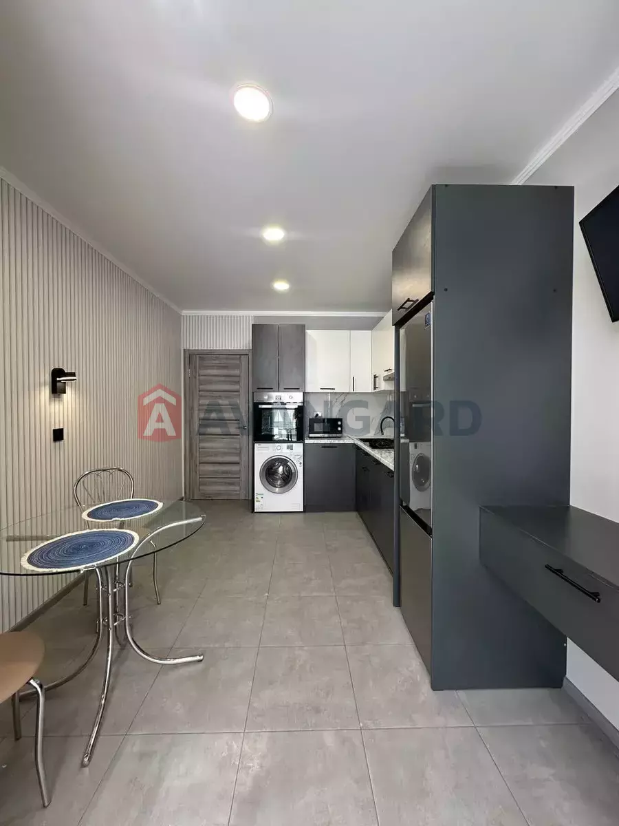 1 ����. ��������, 45/-/- ��. �., 8/10 ���� ���� 1