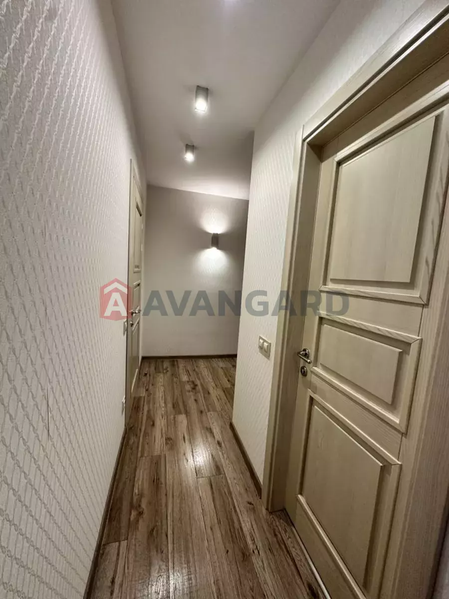 3 ����. ��������, 65/-/8 ��. �., 9/9 ���� ���� 23